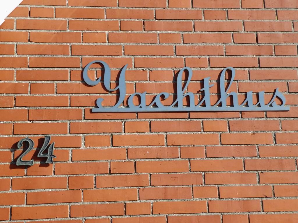 Yachthus - Direkt Am Meer Каролинензил Екстериор снимка